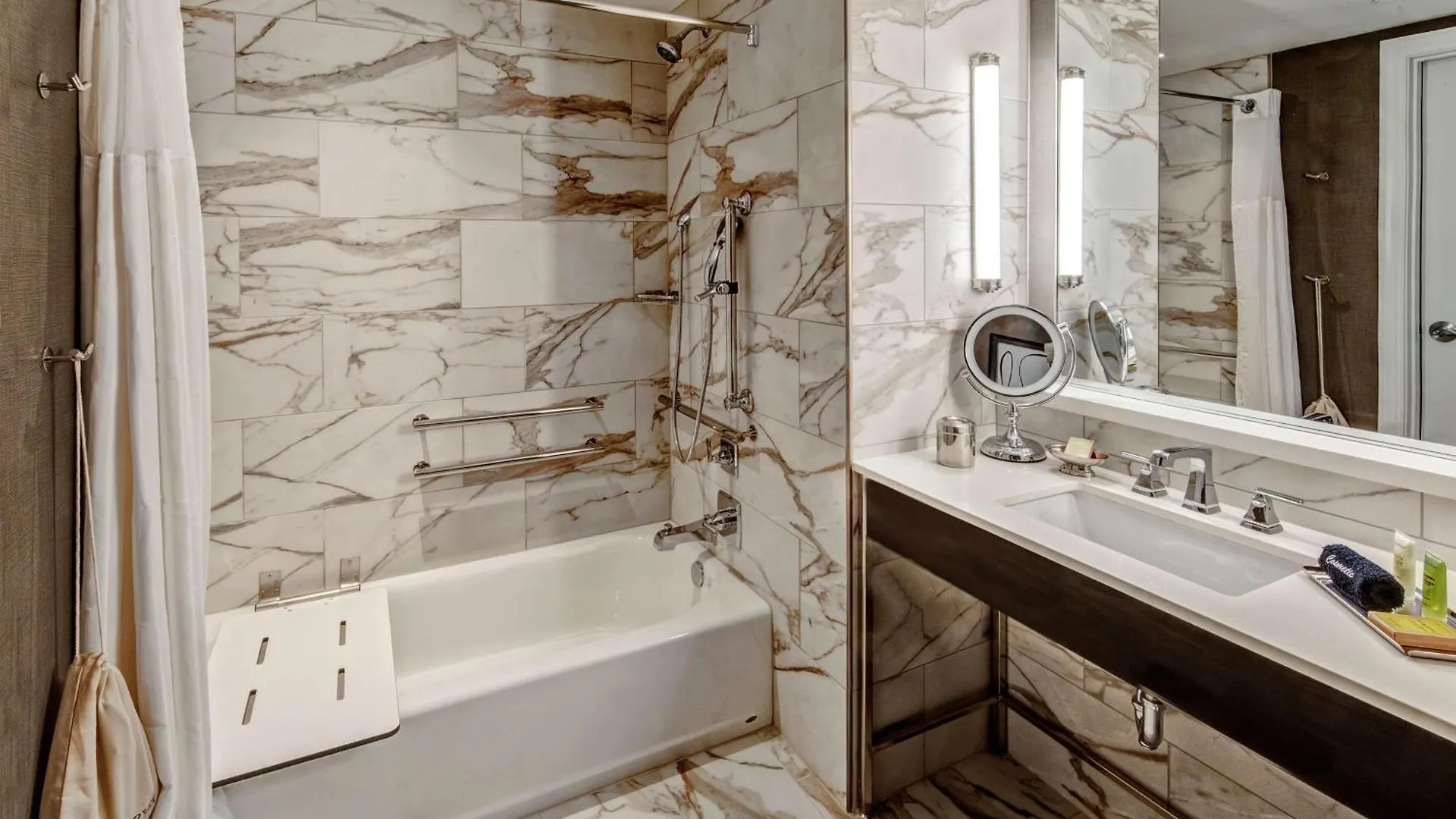 Hilton Nashville Green Hills 4*,  United States